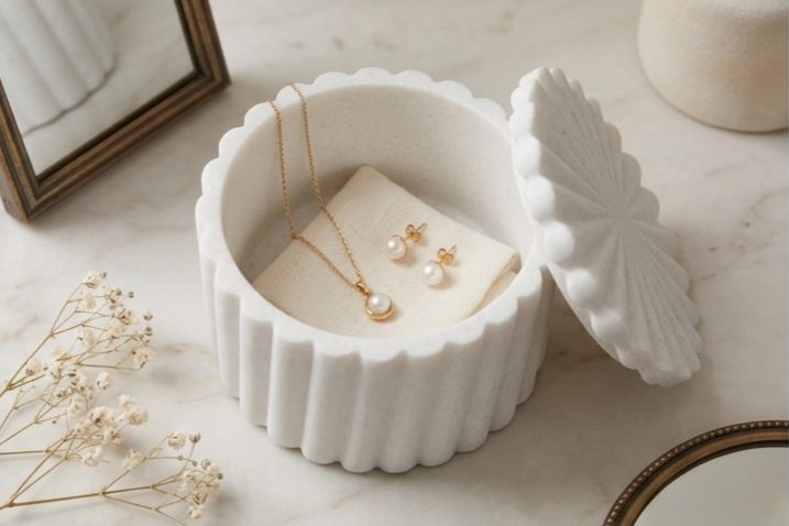 Sculpted Flute Box